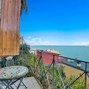 Pietra Azzurra , Corniglia Italy