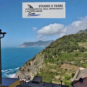 La Casetta Rossa , Corniglia Italy